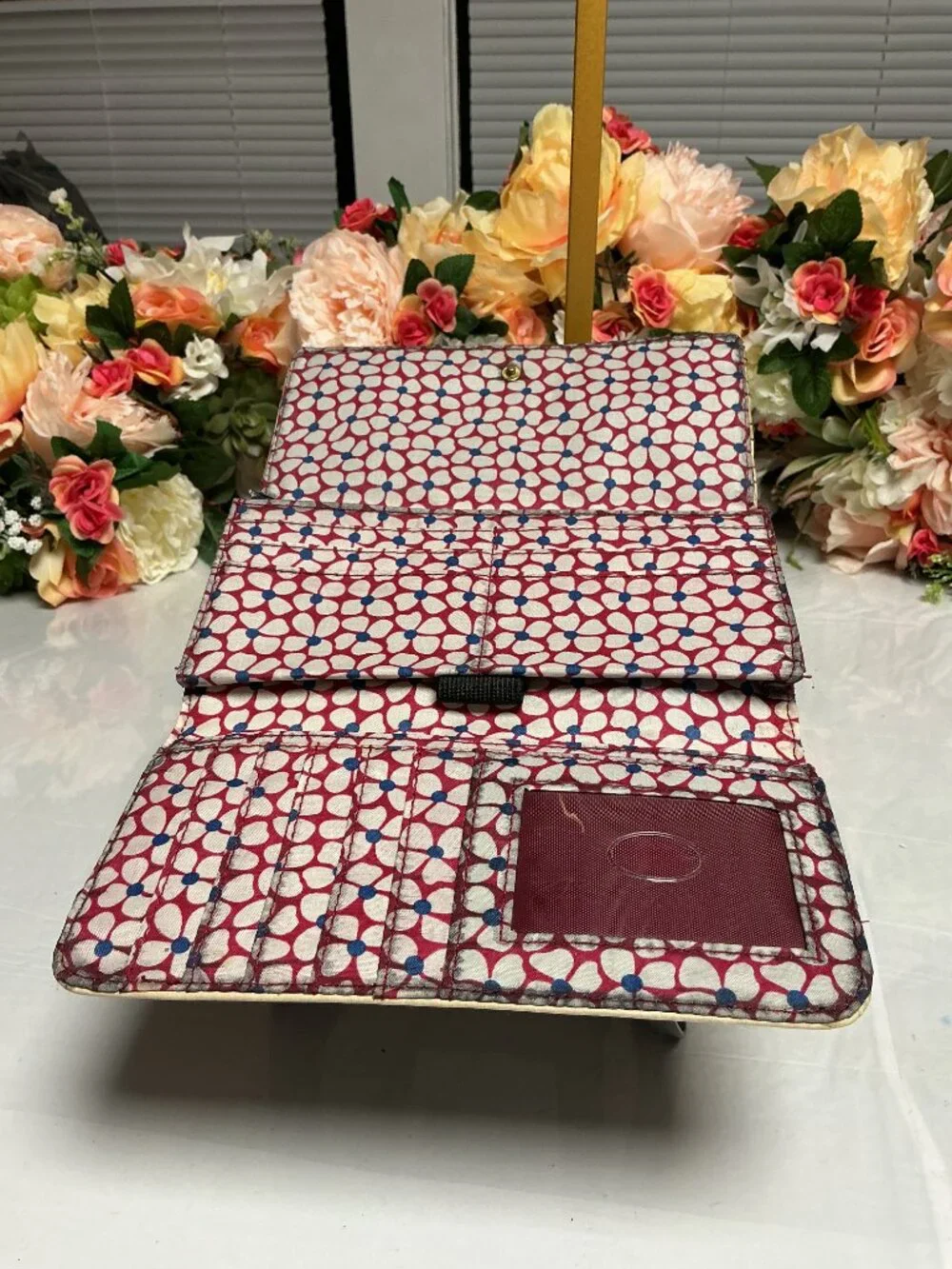 AXCESS Rainbow Stitch Hobo Shoulder Bag Cream Floral Lining Matching Wallet Set